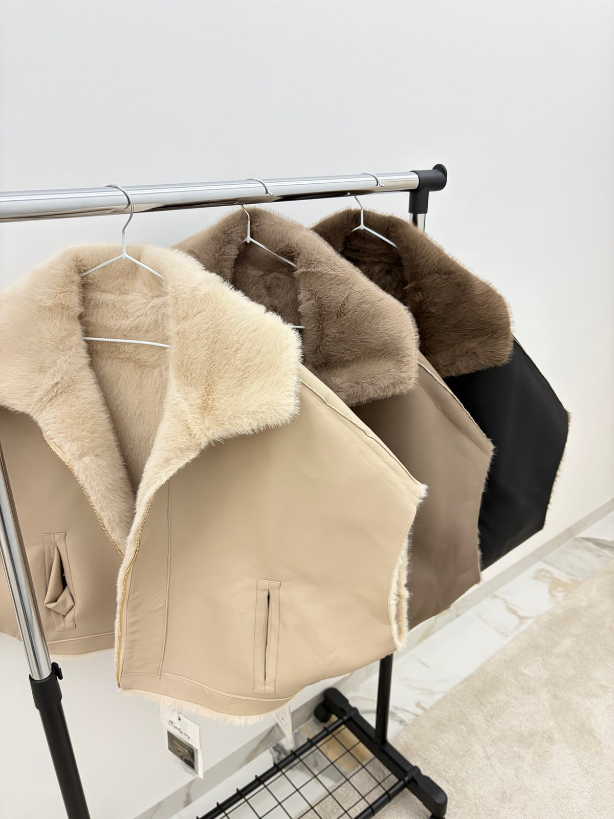 Elena Reversible Fur Vest - dvostrani ženski prsluk